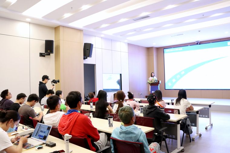 从“引入”到“引领”  昆明艾维眼科医院ICL近视手术15周年成果发布